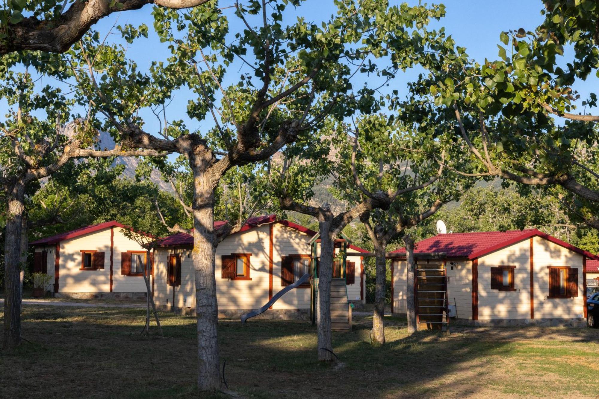 Bungalowpark Isábena La Puebla de Roda Esterno foto